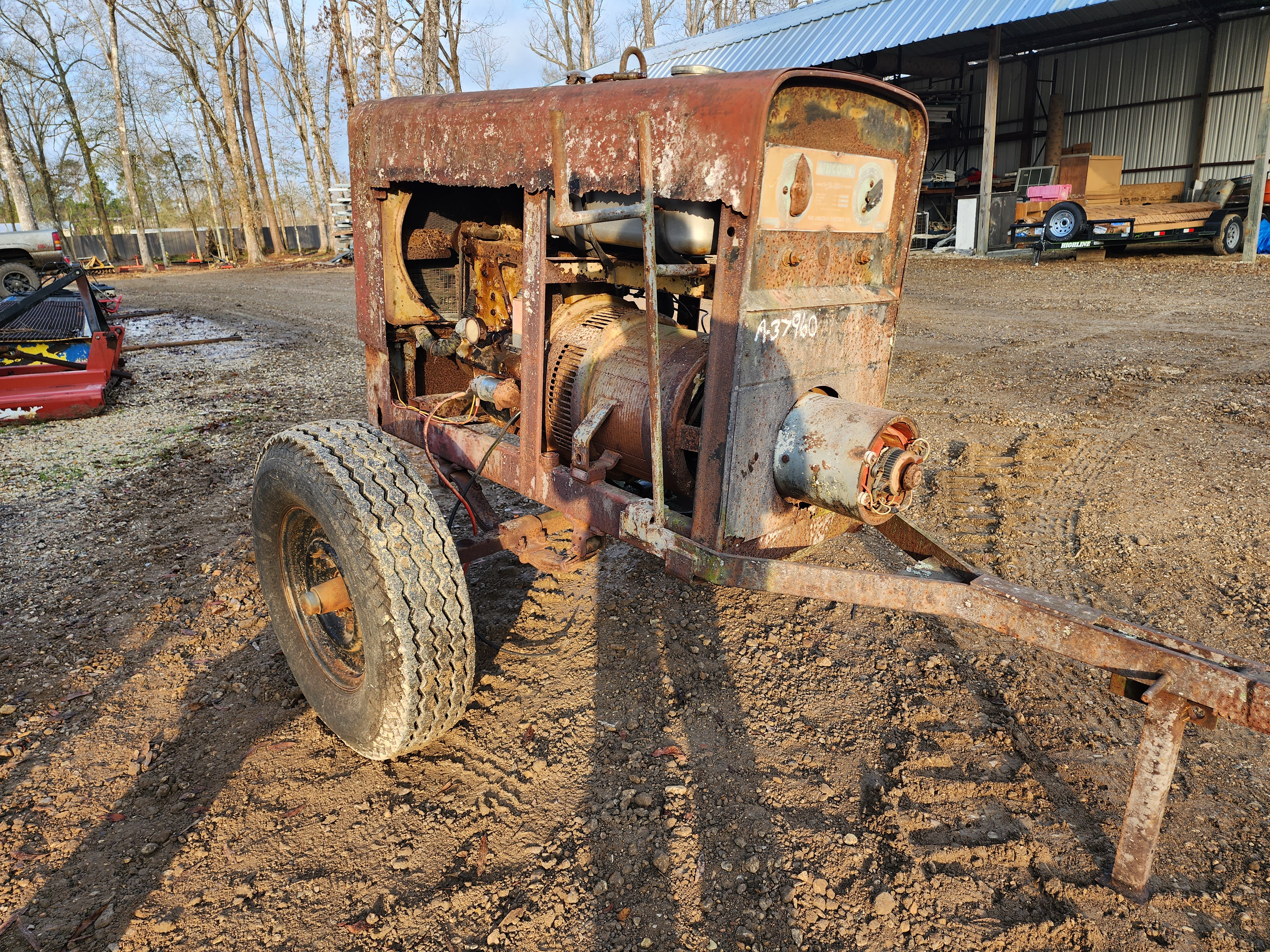 Lincoln SA-200 Big Ugly on trailer